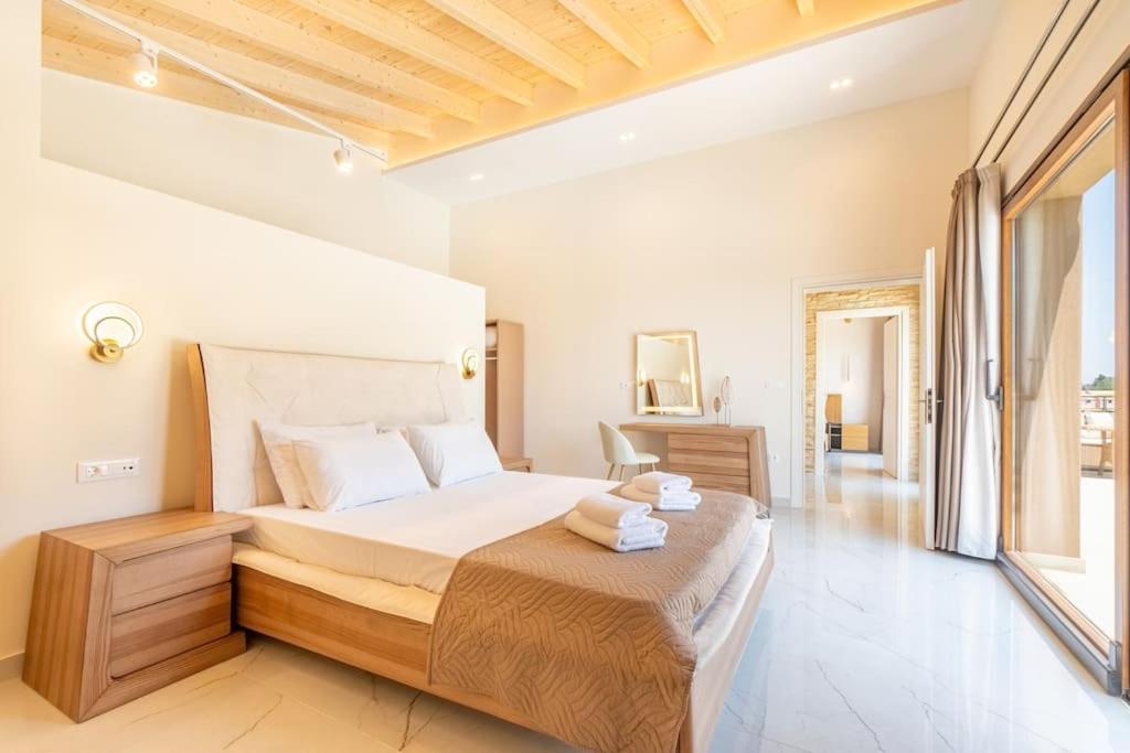 Villa Vasillis-Heated Swimming Pool With Infinity View Vitalades Exterior photo